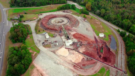 Luftüberflug-über-Eine-Große-Spanmühle-In-Brent,-Alabama