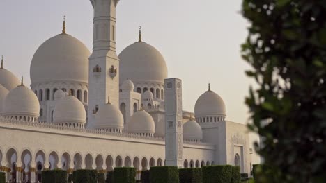 Sheikh-Zayed-Grand-Mosque-minarets-as-seen-from-it's-surrounding-garden
