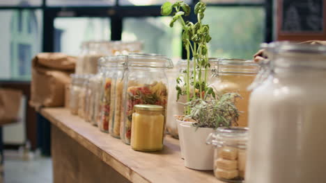 Close-up-bulk-products-in-reusable-jars