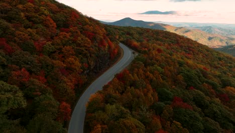 Speed-Ramp-on-a-Winding-Road-During-Autumn-in-the-Blue-Ridge-Mountains,-North-Carolina