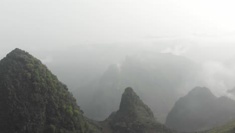 Weitblick-Auf-Den-Atemberaubenden-Ma-Pi-Leng-Pass-Am-Ha-Giang-Loop-Vietnam,-Luftaufnahme
