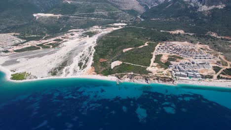 Immobilieninvestition-Im-Paradies:-Luxusvillen-Am-Azurblauen-Ionischen-Meer-An-Der-Grünen-Küste-Albaniens-–-Der-Ultimative-Urlaubsort