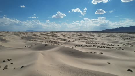 Día-Soleado-Sobre-Las-Dunas-Del-Desierto