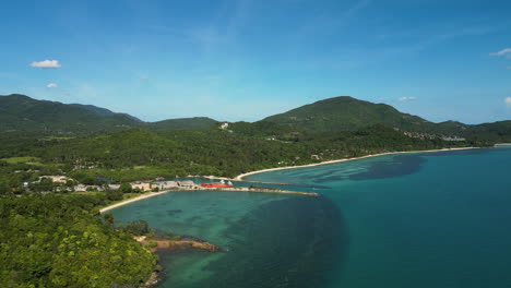 Paradise-Beach-Und-Lagune-Am-Pier-Von-Lipa-Noir,-Insel-Samui,-Thailand,-Luftaufnahme