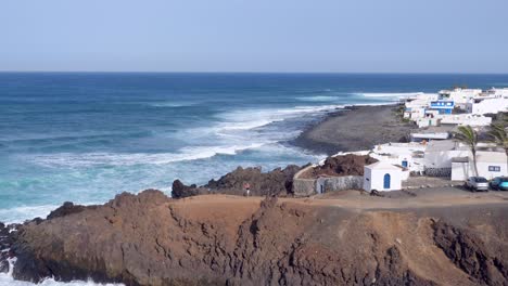 Waves-crashing-on-the-coast-of-El-Golfo-in-Lanzarote