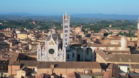 Kathedrale-Glatte-Luftaufnahme-Von-Oben-Flug-Mittelalterliche-Stadt-Siena-Toskana-Italien