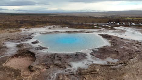 Geysir-En-Islandia-Agua-Azul-Caliente-Imágenes-De-Drones-4k
