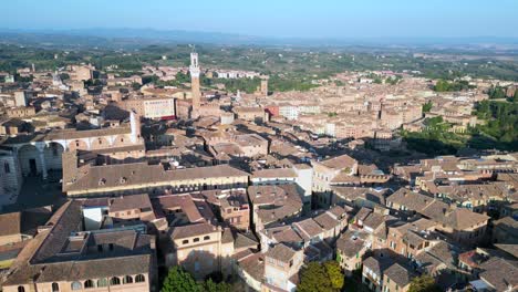 Bonita-Vista-Aérea-Superior-Vuelo-Ciudad-Medieval-Siena-Toscana-Italia