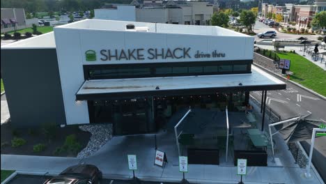 Shake-Shack-restaurant-with-drive-thru