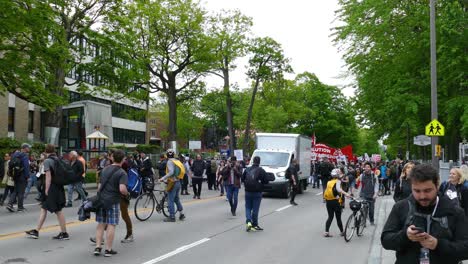 Protesta-Contra-La-Contaminación-Climática-Y-Ambiental-En-Las-Calles-De-Quebec