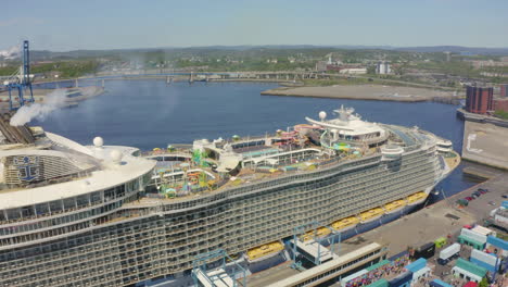 Aerial-view-of-the-Oasis-of-the-Seas-docked-at-Port-Saint-John