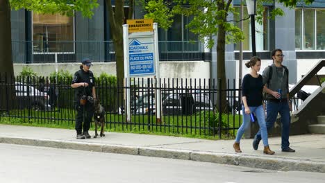 Un-Agente-De-Seguridad-Controla-Las-Instalaciones-Durante-La-Cumbre-Del-G7-En-La-Ciudad-De-Québec.