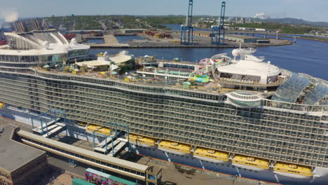 Aerial-view-Royal-Caribbean's-Oasis-of-the-Seas-cruise-ship-in-port