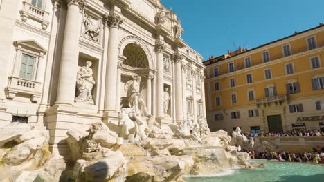 Beautiful-View-of-Trevi-Fountain-in-Rome
