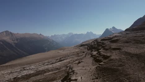 Bergstufen-Bergab-Range-Pan