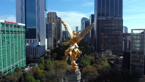 Luftaufnahme-Engel-Der-Unabhängigkeit-Reforma-Avenue-Hohe-Gebäude-Blauer-Himmel