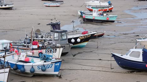 Beach-boats-on-sand-at-low-tide-in-St