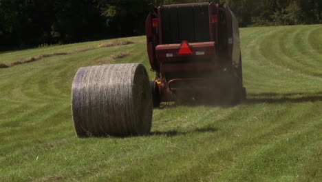 A-Baler-Machine-Making-Round-Hay-Stacks-In-The-Fields
