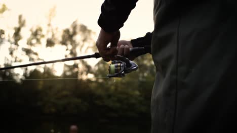Handle-rotation-with-reel-of-fishing-rod-super-slow-motion