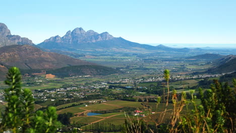 Wide-view-over-fertile-wine-growing-Franschhoek-valley,-Western-Cape,-RSA