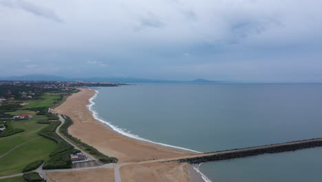 Aguas-Tranquilas-Hermoso-Océano-Atlántico-Playa-Playa-De-Arena-Golf-Antena-Chiberta