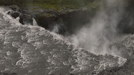 Poderosa-Cascada-En-Islandia-Detifoss-Aerisl-Cámara-Lenta