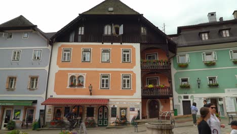Colourful-Facades-of-Houses-in-Village-of-Hallstatt