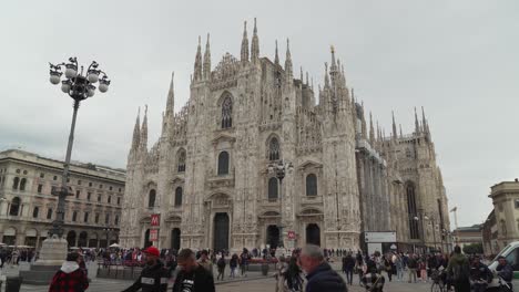 Square-near-Milan-Cathedral-is-Filled-with-Tourists