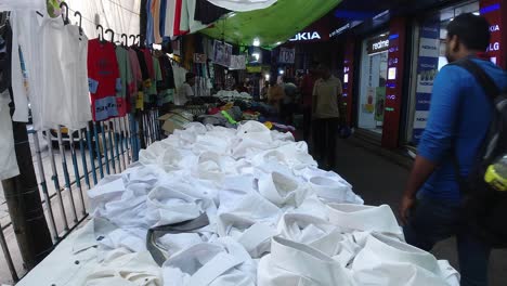 Stock-footage-of-Kolkata-wholesale-market-called-new-market