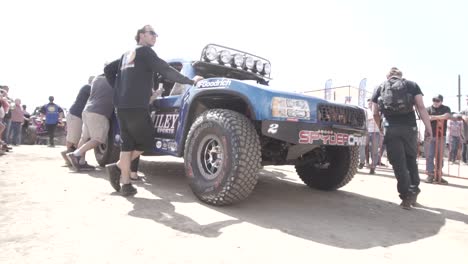 Epic-rally-score-4x4-car-arriving-at-the-line-of-Baja-500-desert-race