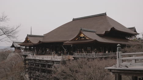 Iconic-wooden-terrace-of-Kiyomizudera-Temple-with-very-few-tourists-in-winter-during-the-pandemic
