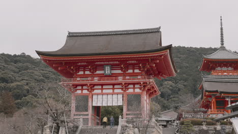 Popular-Kiyomizudera-turned-deserted-during-the-pandemic-with-few-visitors-and-tourists-visiting