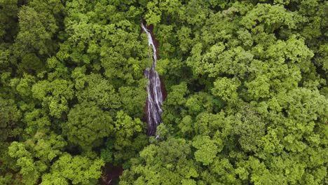 Famous-La-Fortuna-Waterfall-Costa-Rica,-Surrounded-By-Green-Rainforest,-4K-Drone-Flyover
