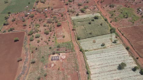 Luftaufnahme-Des-Traditionellen-Afrikanischen-Ackerlandes-Im-Süden-Kenias
