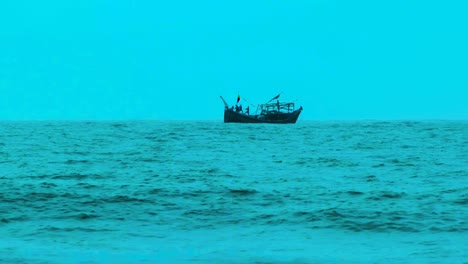 Barco-Arrastrero-De-Pesca-En-La-Bahía-De-Bengala-En-Bangladesh