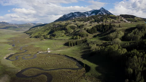 Breites-Tal-Colorado-East-River-Und-Crested-Butte-Mountain