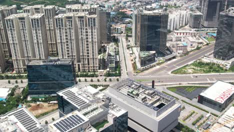 Aerial-footage-of-a-developed-city-in-India-Hyderabad-as-the-City-of-Destiny-for-IT-and-Pharmaceutical-companies,-while-also-setting-up-a-separate-Cyberabad-Metropolitan-Police-Commissionerate