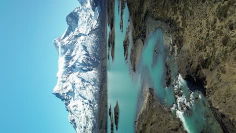 Wunderschöne-Patagonische-Landschaft-Des-Nationalparks-Torres-Del-Paine,-Chile,-Vertikal