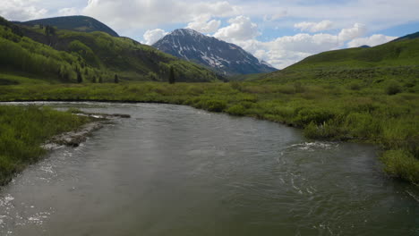 Water-Flowing-Colorado-East-River-and-Gothic-Mountain