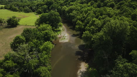 Bird's-eye-view-aerial-of-Zumbro-river-natural-park-in-Oronoco,-USA,-forward