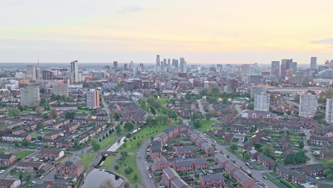 Luftaufnahme-Eines-Vorstadtviertels-Im-Großraum-Manchester