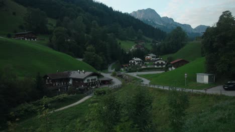Berchtesgaden-valley-full-of-half-timber-homes-with-view-of-iconic-Bavarian-alps
