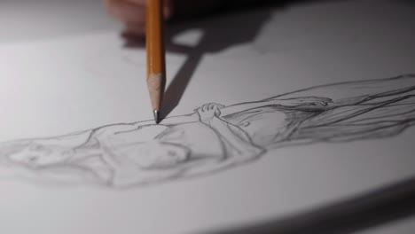 Mädchenzeichnungsskizze-Anatomie-Frauenkörper-Mit-Einem-Bleistift-In-Ihrem-Atelier