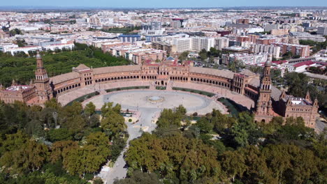 Aerial-View-Of-Plaza-de-España-With-Historical-Buildings-In-Seville,-Spain