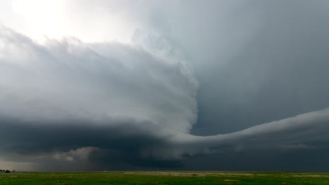 A-beast-of-a-supercell-thunderstorm-spins-backwards-as-it-moves-westward-through-the-Texas-panhandle