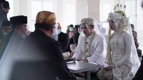 Traditionelle-Indonesische-Sundanesische-Hochzeit