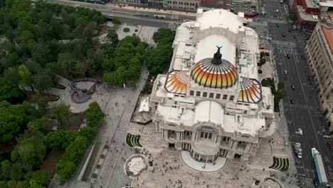 Aerial-Journeys-over-Palacio-de-Bellas-Artes-in-the-Historic-Center-of-Mexico-City,-Mexico