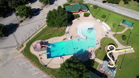 Dies-Sind-Luftaufnahmen-Des-Stadtschwimmbads-Von-Gainesville