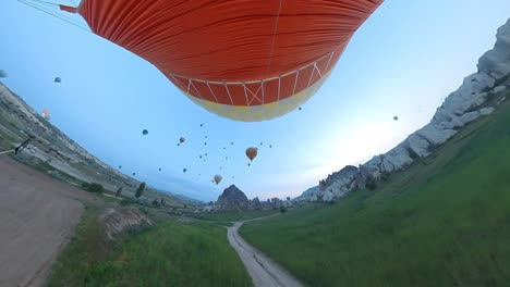 balloon-trip-over-cappadocia-turkey,-capadocia