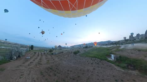 Ballonfahrt-über-Kappadokien,-Türkei,-Mount-Taurus
